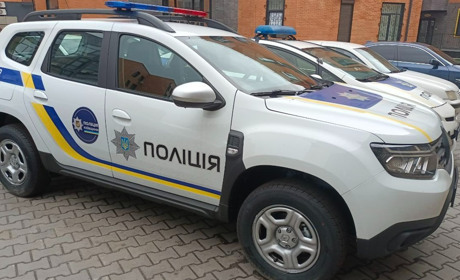 Поліції Фастівщини передали два нові автомобілі