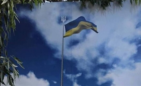 У Херсоні знову спробують встановити флагшток — тепер вже із оголошенням тендеру на 18,9 млн грн