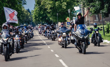 Вперше відгриміла «Переяславська Моторада»: міський голова очолив колону байкерів