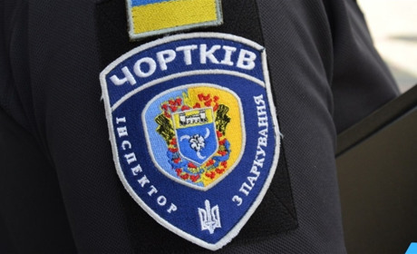 У Чорткові інспектори з паркування склали більше 10 тисяч попереджень та 200 постанов