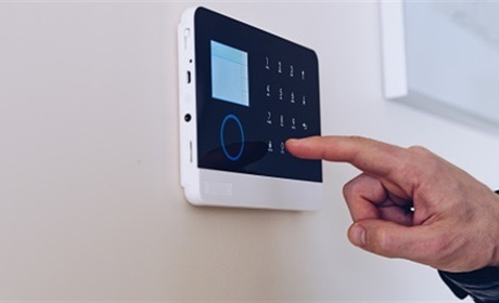 Как правильно поставить квартиру на охрану