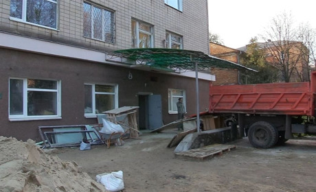 В Умані триває реконструкція приймального відділення