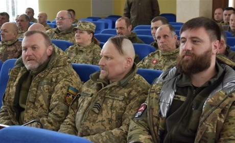 Захисників та Захисниць у День українського добровольця привітали та вручили дрони MAVIC-3