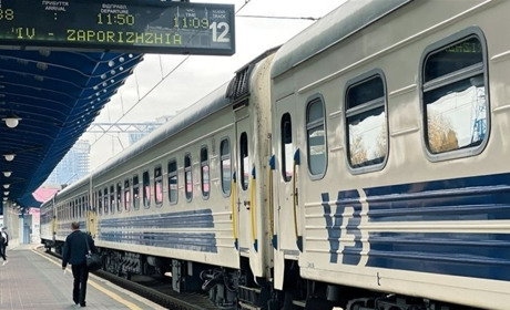 «Укрзалізниця» піднімає вартість квитків і призначає додаткові потяги