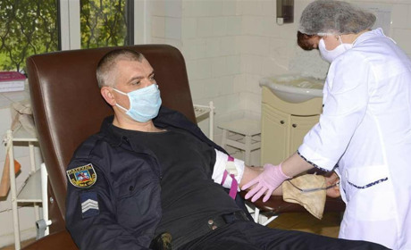 У Фастові поліцейські здали донорську кров для пацієнтів лікарень
