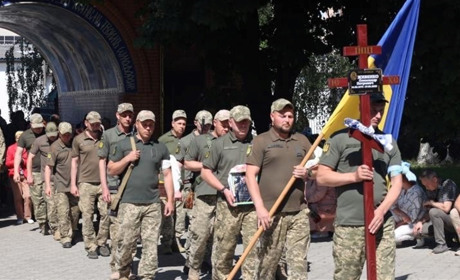 Громада Сміли прощалася із захисником Олександром Живенком