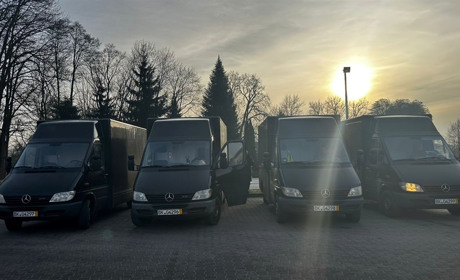 Аграрії Звягельщини та підприємці зібрали гроші на чотири вантажні автомобілі для захисників