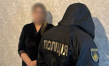 На Буковині поліцейські викрили «ясновидицю», яка виманила 300 000 гривень