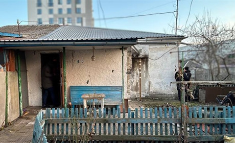 Неповнолітня донька повідомила поліцію, що її батько вбив людину: деталі