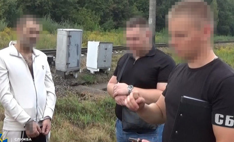 Затримали двох поплічників росії, які на Житомирщині підпалювали обладнання Укрзалізниці