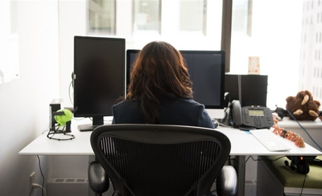 Комфорт і естетичність зовнішнього вигляду, втілені в офісному кріслі "для сидячої роботи"