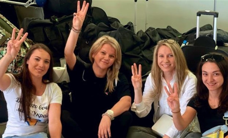 Яна Бірюк зі Старкона разом з подругами у Нью-Йорку створили “Штаб Бандера” для допомоги військовим