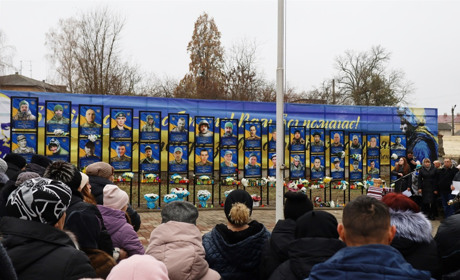 Алею слави Героям-захисникам відкрили в Кіцмані: поіменно 32 загиблі зихисники з Кіцманської громади