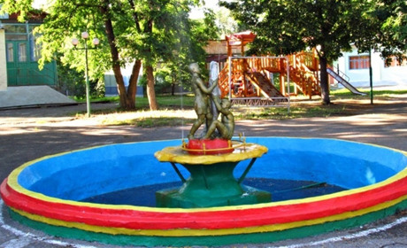На Луганщині окупанти відкриють 70 літніх таборів для дітей. Хочуть "перевиховати" 5 тис школярів