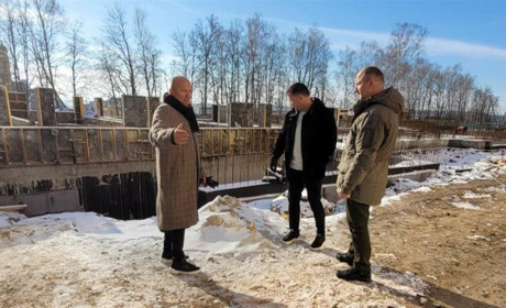 Обласна перевірка. Представник Хмельницької ОВА проінспектував будівництво укриття у Городку