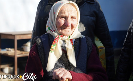 Довгожителька з Борщівки: Юлія Драло відзначила 95-річчя