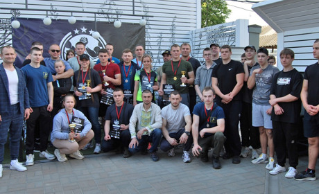 У Глухові відбувся чемпіонат громади з армрестлінгу, в якому змагалися 60 учасників та учасниць