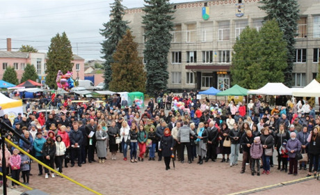 Незважаючи на негоду, славутчани гучно відзначили День міста