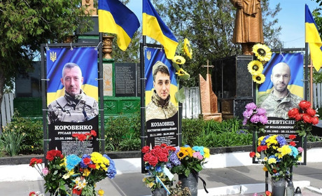 Вшанували пам’ять про Героя-земляка: в Кадомці відкрили банер на честь воїна Руслана Коробенка