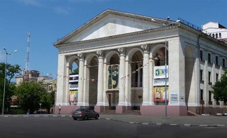 Як перенесли вистави херсонського театру через карантин