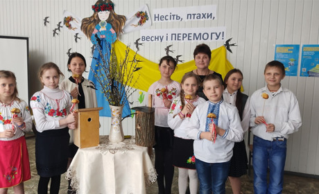 Несіть, птахи, весну і Перемогу! В Тучненській гімназії провели свято зустрічі птахів