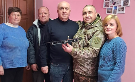 Дрон для односельця: мешканці Григорівки продовжують допомагати ЗСУ