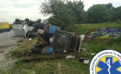На Черкащині сталось ДТП: зіштовхнулись трактор та вантажівка