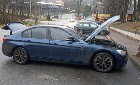 У Сатанові загорівся автомобіль. Рятувальники розповідають подробиці