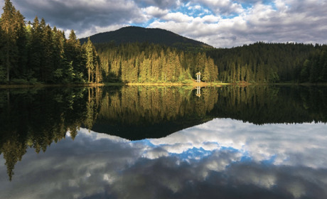 Подорожуємо Україною: п’ять озер в Україні, які варто побачити сватівчанам