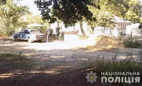 В Барському районі чоловік вистрелив зі зброї, прагнучи розігнати батькових друзів і влучив в одного
