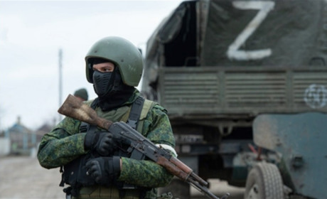 Наказано мовчати: загарбники заборонили військовим розмовляти з населенням окупованих територій