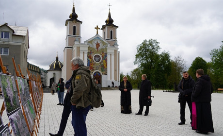 «Могили предків»: у Городку відкрили фотовиставку давніх некрополів