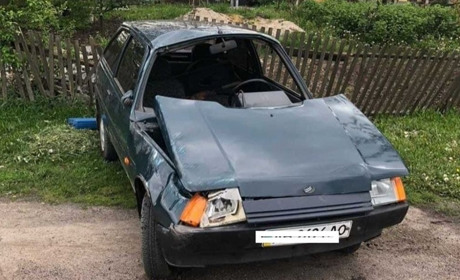 Штрафи не лякають: п’яний водій у Жмеринці перекинувся в авто і покинув ТЗ на узбіччі