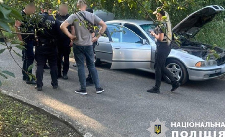 Поліцейські затримали наркодилера, який збував наркотики на Фастівщині