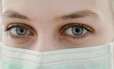 Коли відмінять масковий режим? В Уряді продовжили карантин на все літо