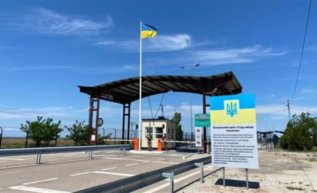 Зміни до правил перетину КПВВ з Кримом: які приховані сенси знайшли юристи у змінах від Росії