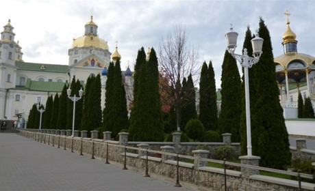 В Почаєві, у дні святкування Почаївської ікони Божої матері, заборонили продавати алкоголь
