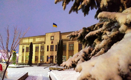9 березня скликається позачергова сесія: виділення коштів на реконструкцію спорткомплексу
