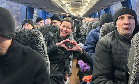 Білорусь передала Україні 114 цивільних громадян, серед них – українці