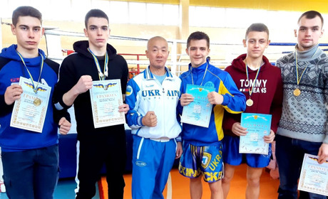 Пять торецких кикбоксеров стали чемпионами областного первенства в Покровске