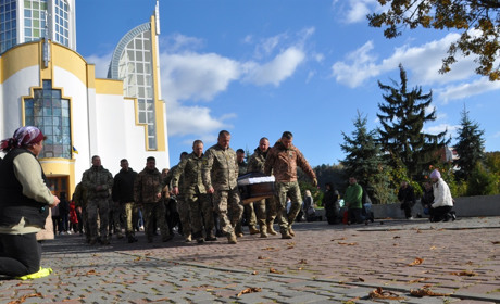 Чортків і Заводське зустріли на колінах загиблого Героя Лося Олексія