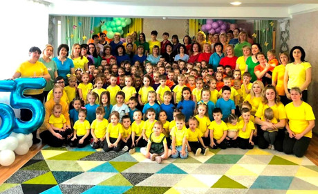 Понад пів століття любові до дітей: у Жмеринці дитячий садок «Веселка» відзначив ювілей