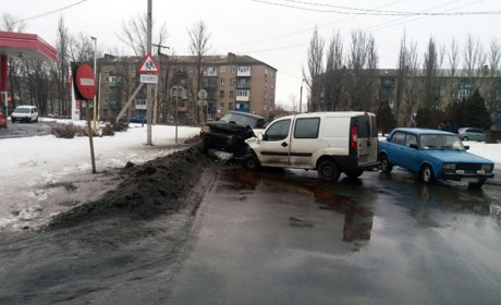 У Покровську сталася ДТП за участю двох автомобілів