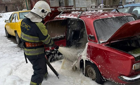 У Фастові загорілася легкова автівка