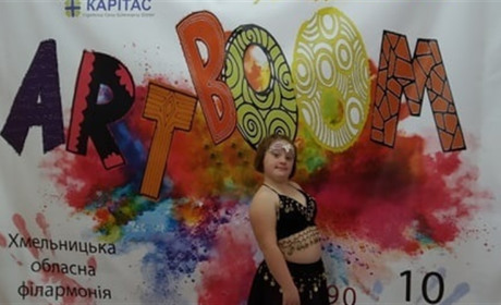 Кременчанка Олена Мулик перемогла у Всеукраїнському фестивалі для дітей з особливими потребами