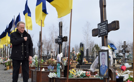 У Біляївці відбувся захід-реквієм до другої річниці повномасштабної війни: відео-спогад про загиблих