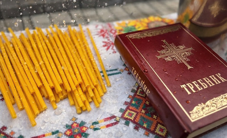 В Ізмаїлі у підрозділах Морської охорони освятили стрітенські свічки