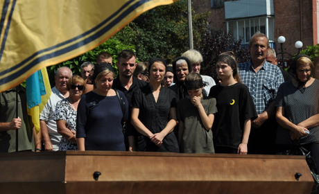 У Сарнах попрощалися з 47-річним «азовцем» Анатолієм Царуком