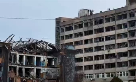 “Місто порожнє, магазини заколочені”: окупант зняв відео про Нову Каховку