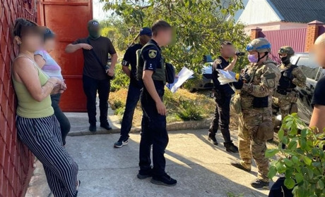 У Херсоні викрили наркоторгівців: «працювали» на Херсонщині, Миколаївщині та Дніпропетровщині